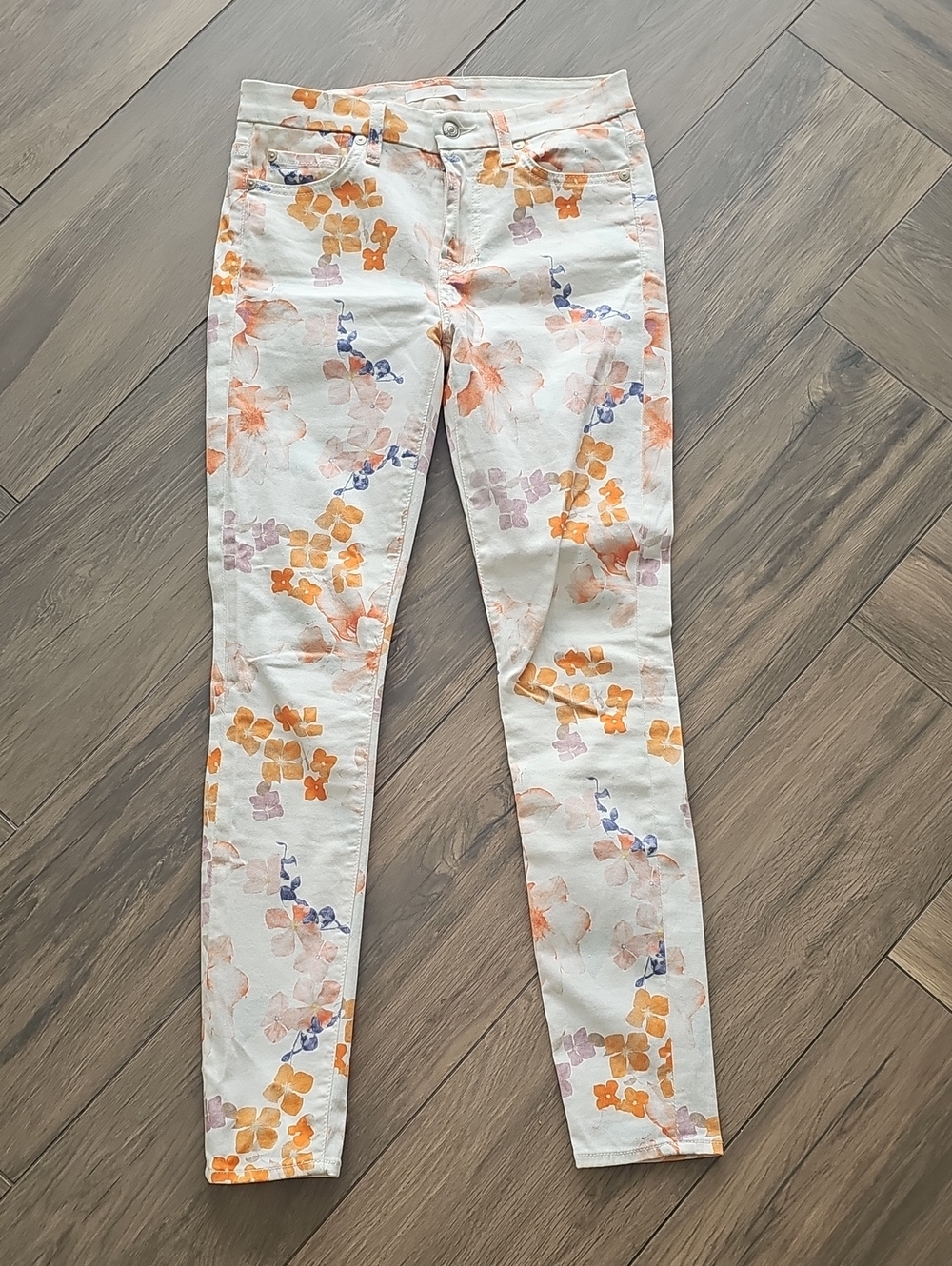7 For All Mankind White Jeans with Orange & Light Purple Floral Accents, Size 25